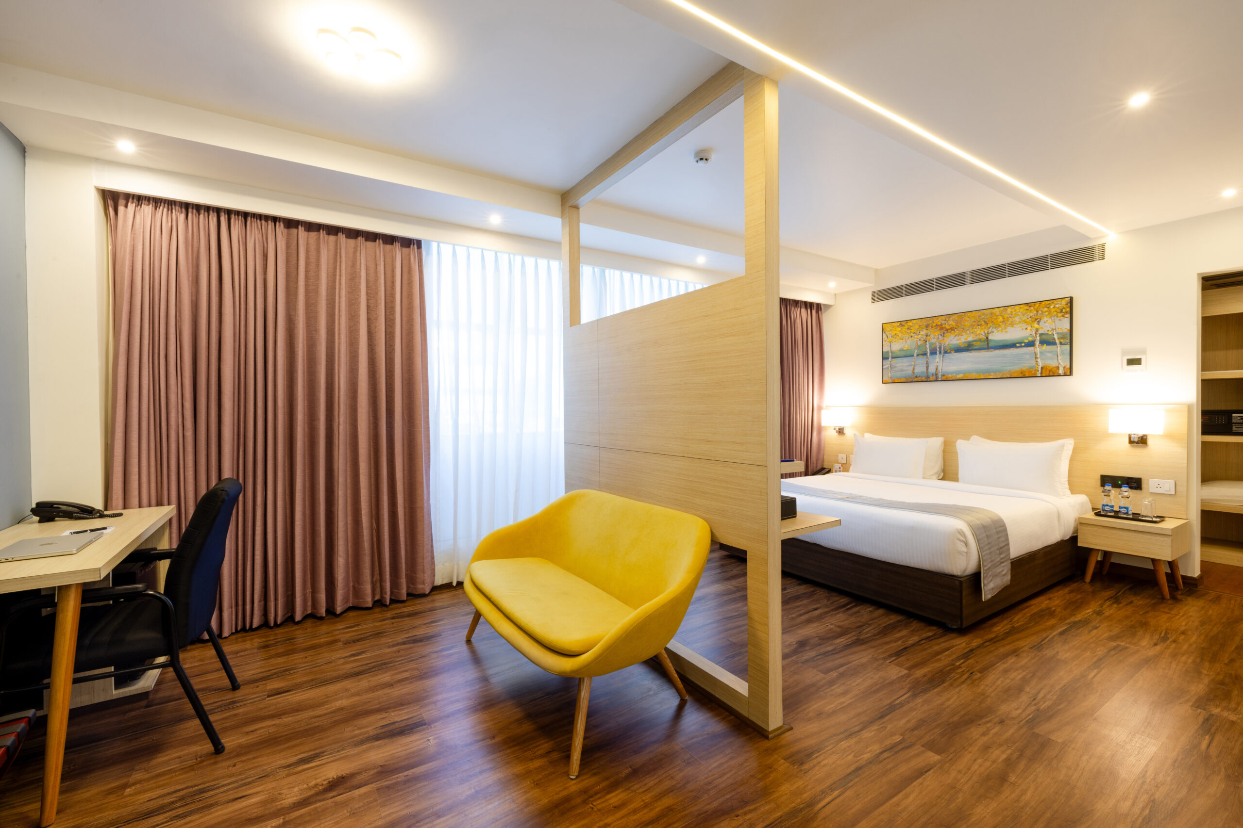 The Palomar by Crossway Hotel Deluxe Room